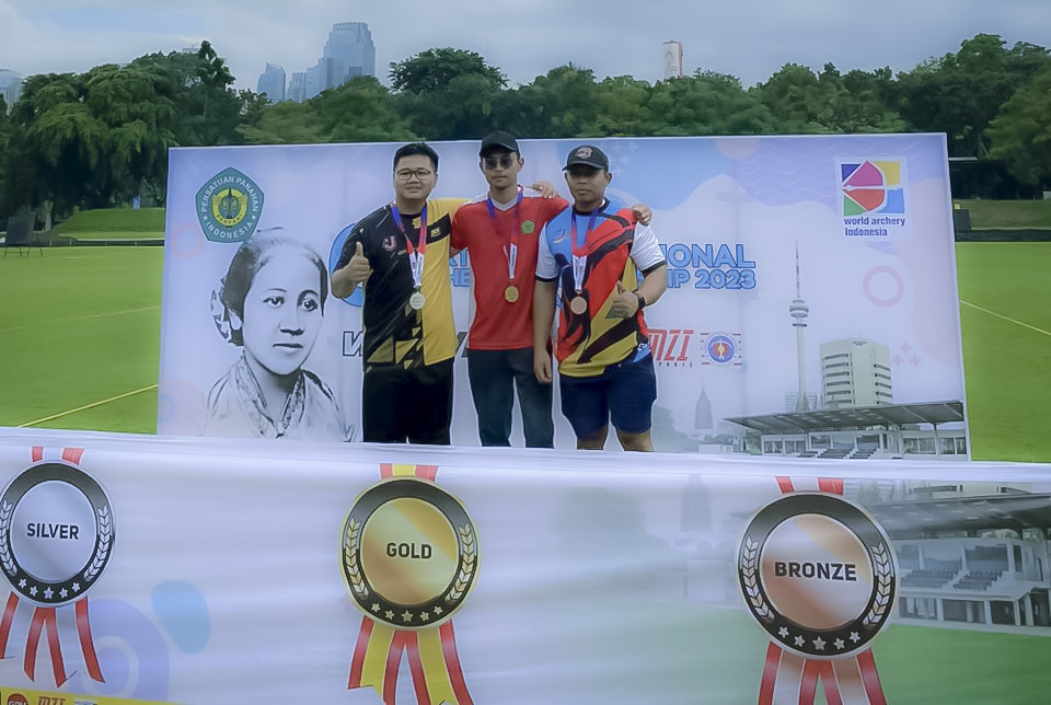 Membanggakan!!!!! Mahasiswa Fakultas Ekonomi dan Bisnis UM Metro Raih 2 Medali pada Kejuaraan Panahan Kartini Internasional ke-6