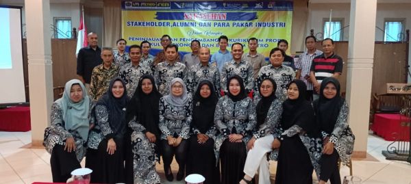 Peninjauan dan Pengembangan KURIKULUM Program Studi di Lingkungan Fakultas Ekonomi dan Bisnis UM Metro