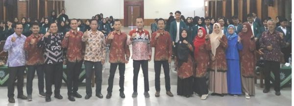 PEMBEKALAN KKN PROFESI FEB UM METRO 2025 RESMI DIBUKA, MEMPERKUAT KARAKTER MAHASISWA MENJADI TARGET PEMBEKALAN  