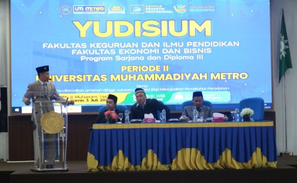 Yudisium FEB UM Metro: Dekan Sampaikan Pesan "FEB" sebagai Bekal Lulusan dalam Berkarya