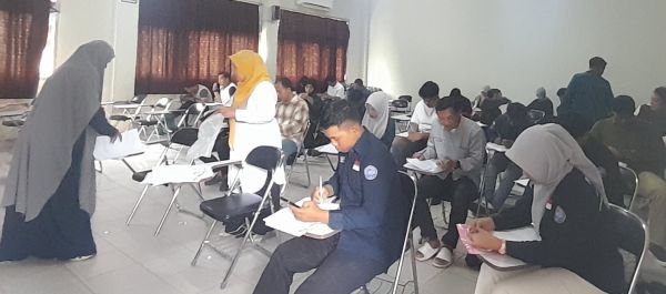 Mahasiswa Kelas Eksekutif FEB UM Metro Jalani Ujian Akhir Semester Genap pada Sabtu, 5 Juli 2025