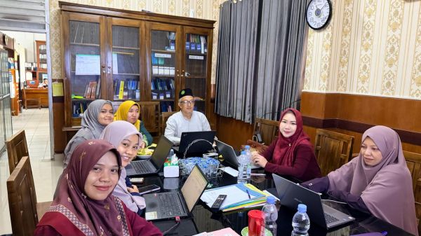 Seleksi Ketat KBMK, Dosen FEB UM Metro Siapkan Mahasiswa Berprestasi di Ajang Nasional